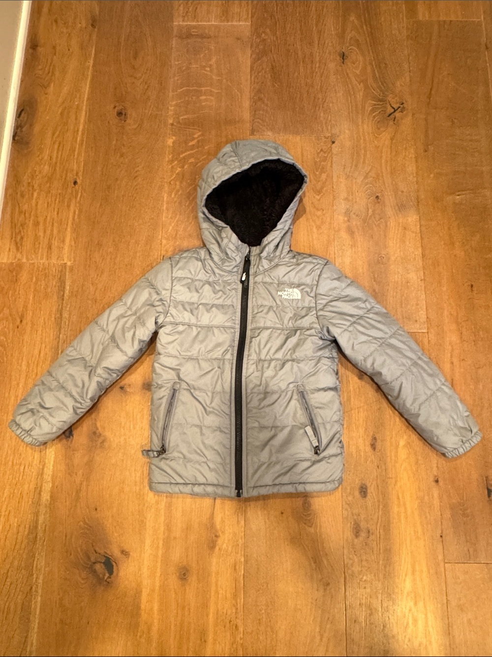 The North Face Kids' Light Gray Hooded Puffer Jacket (reversible)